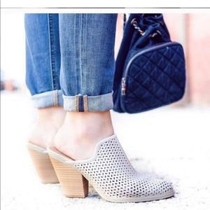 NWT DV by Dolce Vita Taupe Kenli Mules